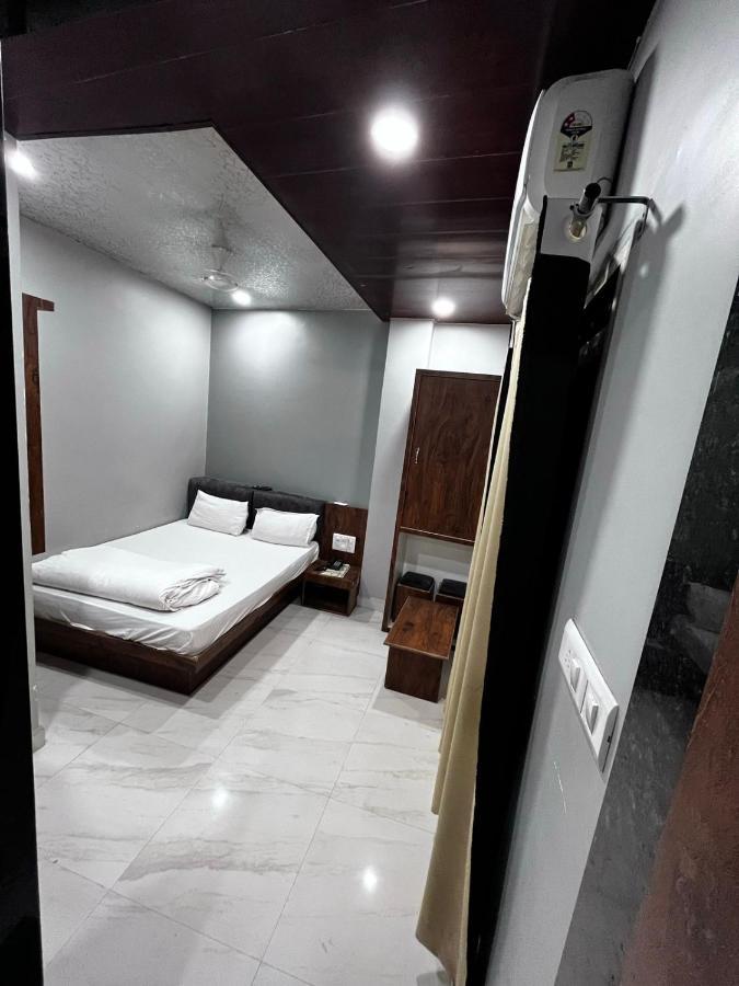 Hotel Shankar 乌贾因 外观 照片
