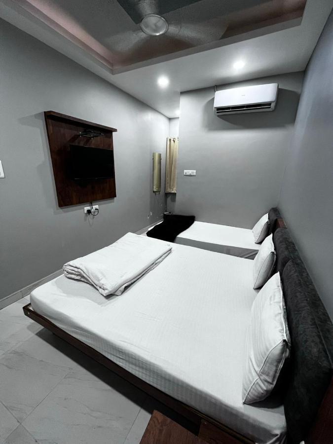 Hotel Shankar 乌贾因 外观 照片