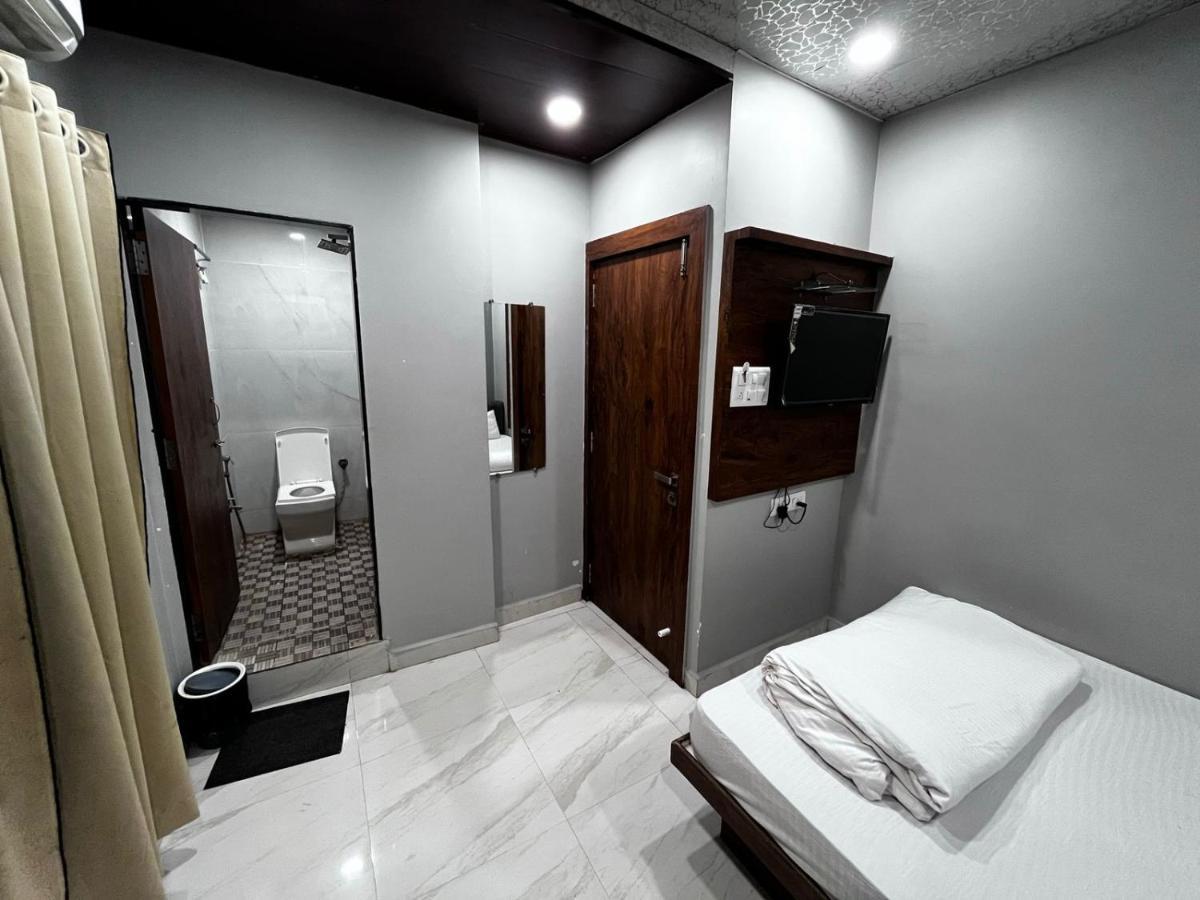 Hotel Shankar 乌贾因 外观 照片