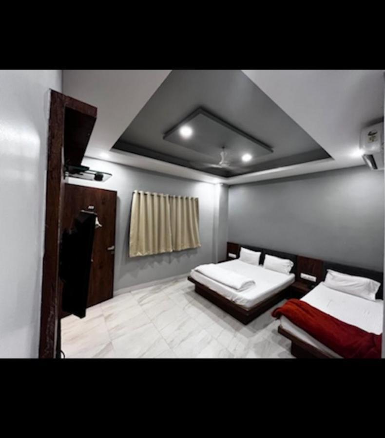 Hotel Shankar 乌贾因 外观 照片
